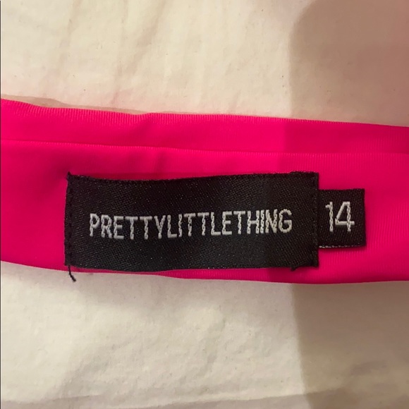 NWOT Hot pink Pretty Little Thing bikini top - Picture 5 of 6